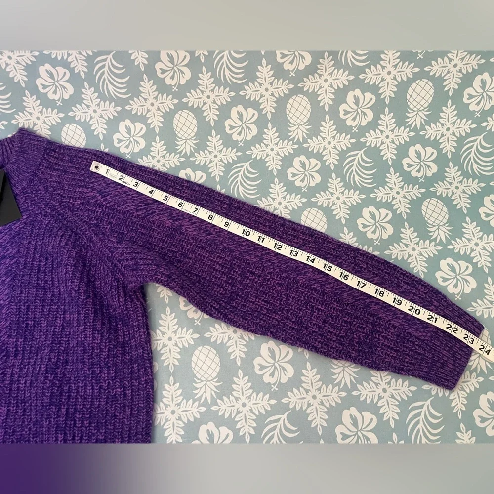 Naadam crewneck purple wool and cashmere blend textured sweater. Size M. NWT